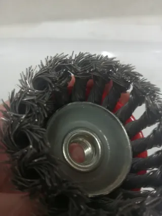 Cepillo acero trenzado para radial