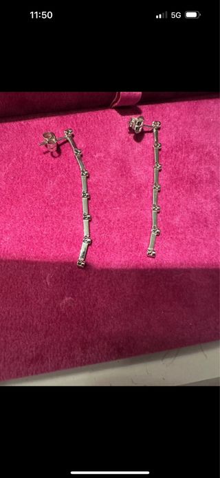 Pendientes largos brillantes oro