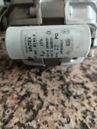 Motor de secadora con condensador