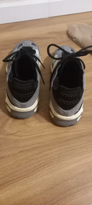 Zapatilla Adidas Niteball Negra y Gris