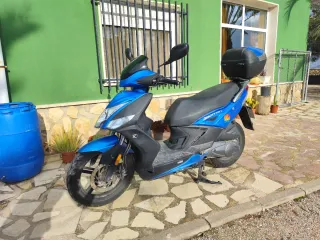 Kymco Agility 125cc Azul con Baúl
