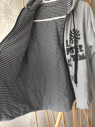 Abrigo gris con dibujo chica invierno xs