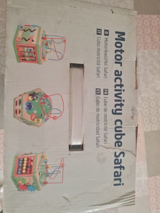 Cubo attività in legno Safari