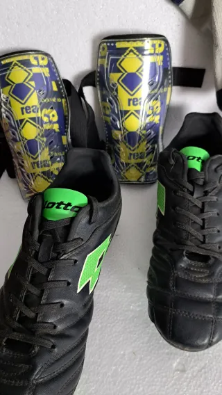 Set scarpe calcio Lotto + parastinchi Errea