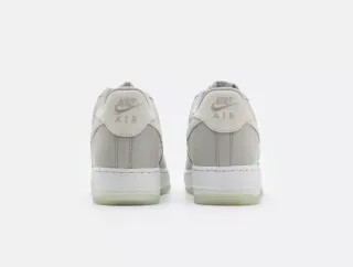 Nike Air Force 1 07 LV8 Uomo Taglia 44