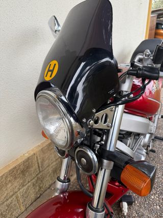 Honda NTV650 Revere