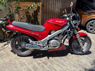 Honda NTV650 Revere