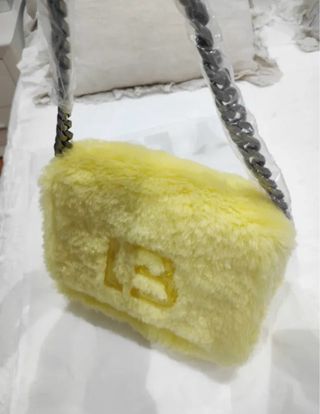 Bolso Bimba y Lola amarillo peluche cadena