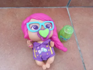 Muñeca Bellie Beth con accesorios