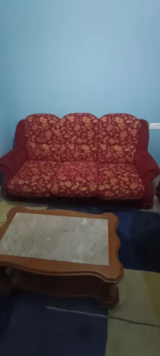 Sofás de 3y2 plazas y mesa de centro