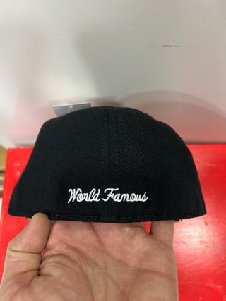 Gorra Supreme New Era Negra Talla 7 1/4