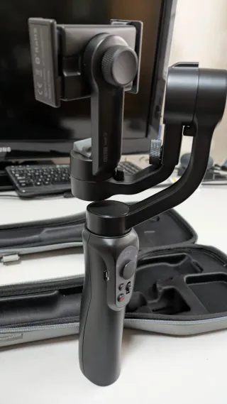 Estabilizador para móvil con funda