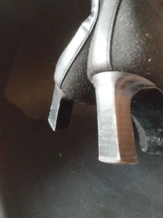 Botines negros de tacón