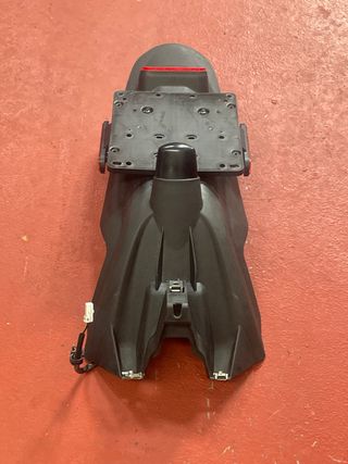 Guardabarros Porta Matrícula Piaggio Beverly 300i