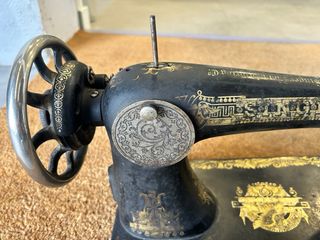 Máquina de coser Singer antigua