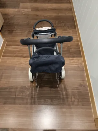 Carrito gemelar para muñecas
