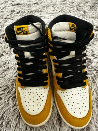 Nike Air Jordan 1 Retro High Amarillo