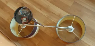 Lámpara de salón beige y marrón en muy buen estado