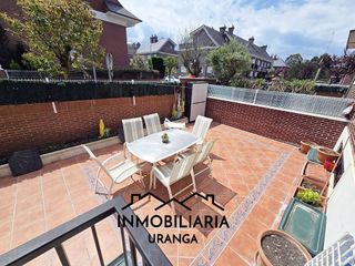 Chalet en venta en Laredo