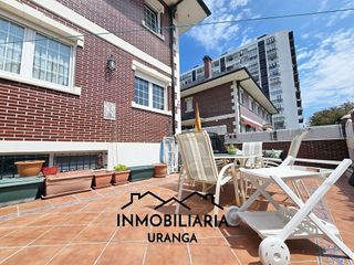 Chalet en venta en Laredo