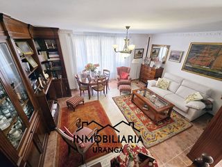 Chalet en venta en Laredo