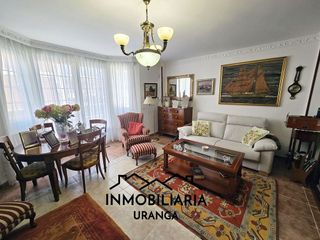 Chalet en venta en Laredo