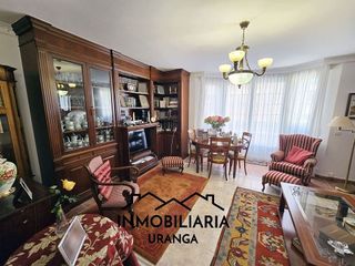 Chalet en venta en Laredo