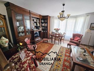 Chalet en venta en Laredo