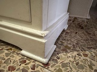 Cajonera blanca de madera