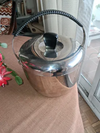 Cubitera de hielo metálica