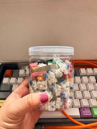 Teclado Mecánico Ajazz, con iluminación.