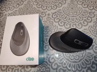 Ratón Óptico Vertical Jelly Comb Negro recargable.