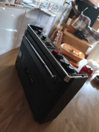 Radio Cassette vintage Sanyo M2422 FM-AM Auto Stop