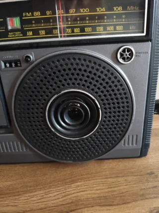 Radio Cassette vintage Sanyo M2422 FM-AM Auto Stop