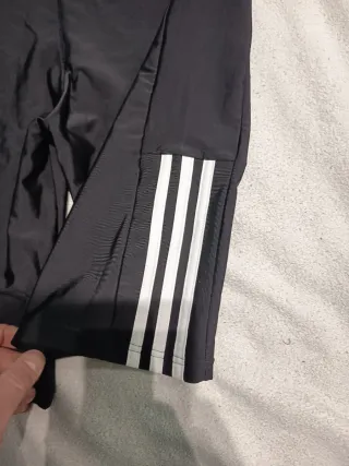 Pantalón corto Adidas negro
