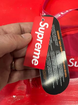 Riñonera Supreme Roja