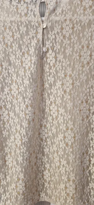 Blusa beige de encaje
