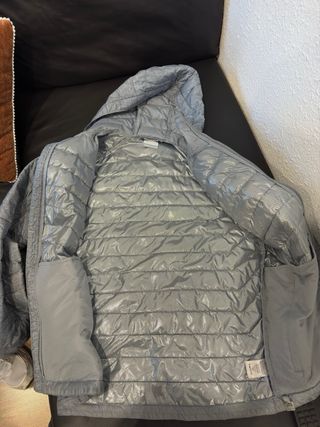 Chaqueta Columbia Talla M Gris con roces innotorio