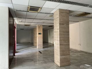 Local comercial en venta en Baena