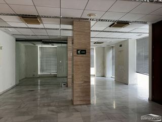 Local comercial en venta en Baena