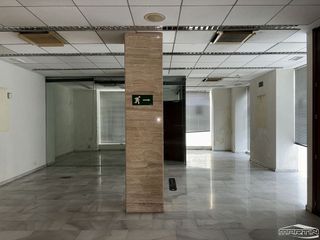 Local comercial en venta en Baena