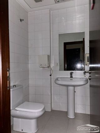 Local comercial en venta en Baena