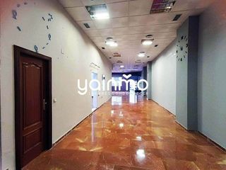 Local comercial en alquiler en Avda de Madrid - Pº de la Estación en Jaén