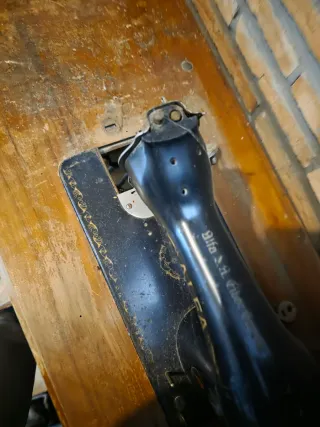 Máquina de coser Singer antigua