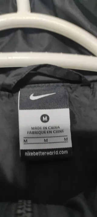 Chaqueta acolchada fina Nike negra