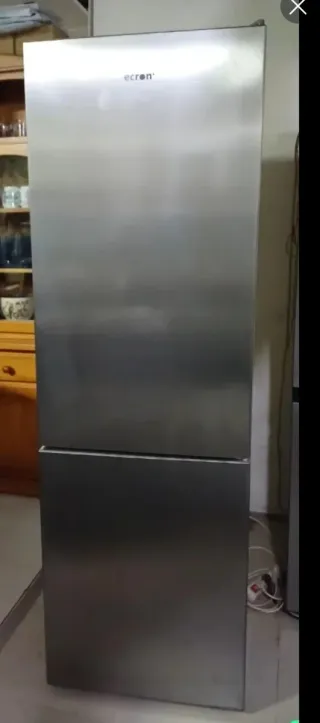 7 Neveras . frigoríficos  Combi blancas y Ecron