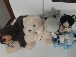 Scatolone con peluche assortiti
