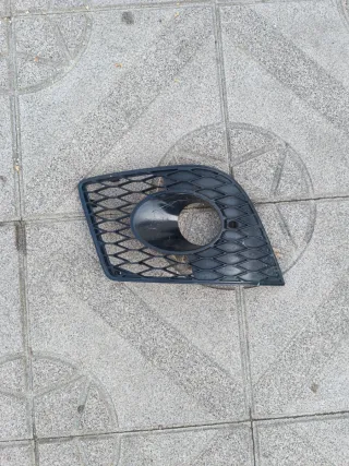 Rejilla antiniebla Izq León FR 2