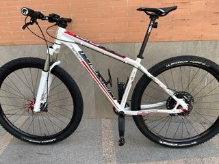 Bicicleta MTB Blanca merida bignine 900 talla M