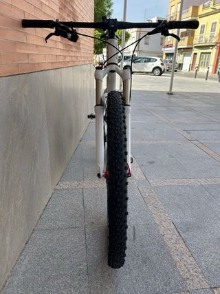 Bicicleta MTB Blanca merida bignine 900 talla M